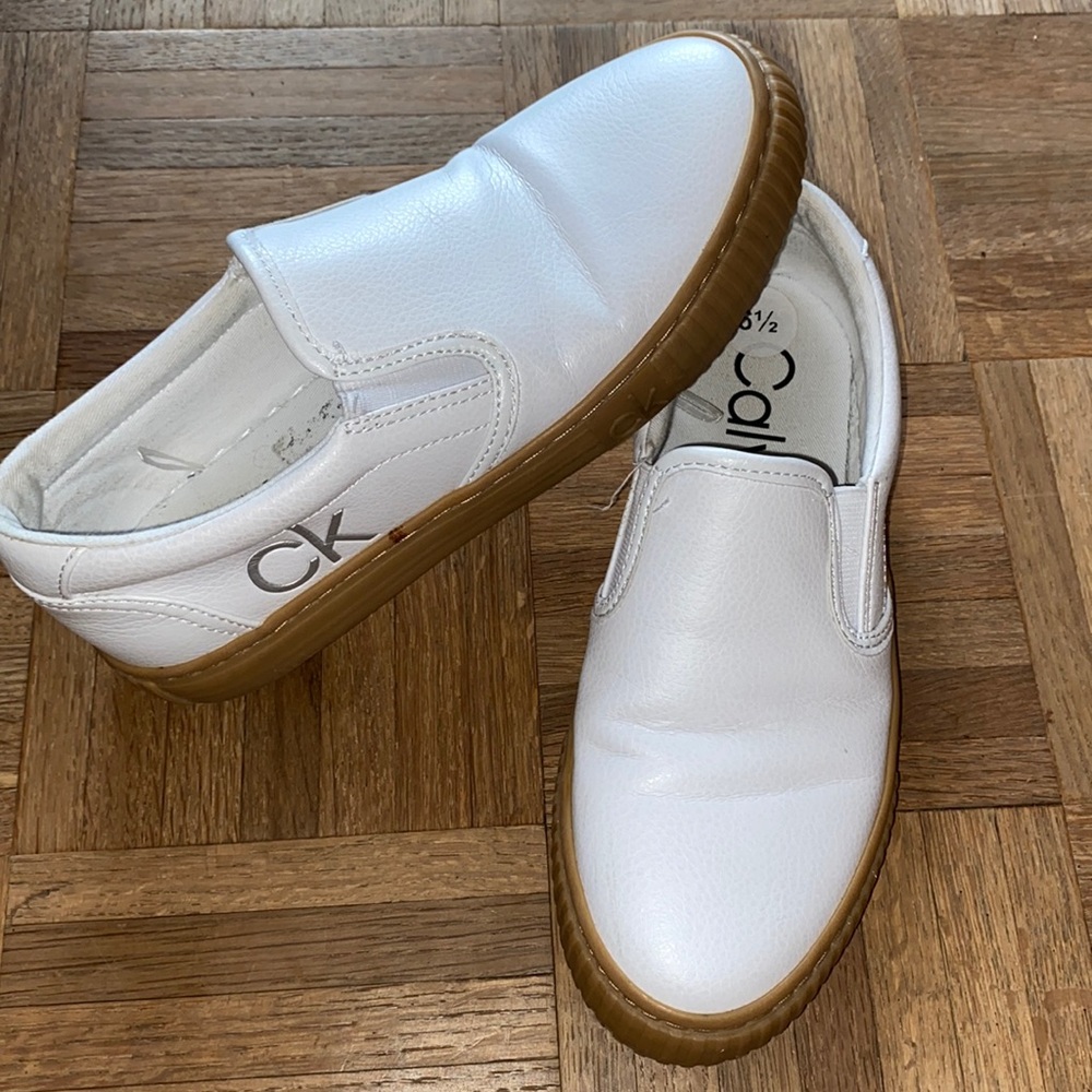 Women’s shoes